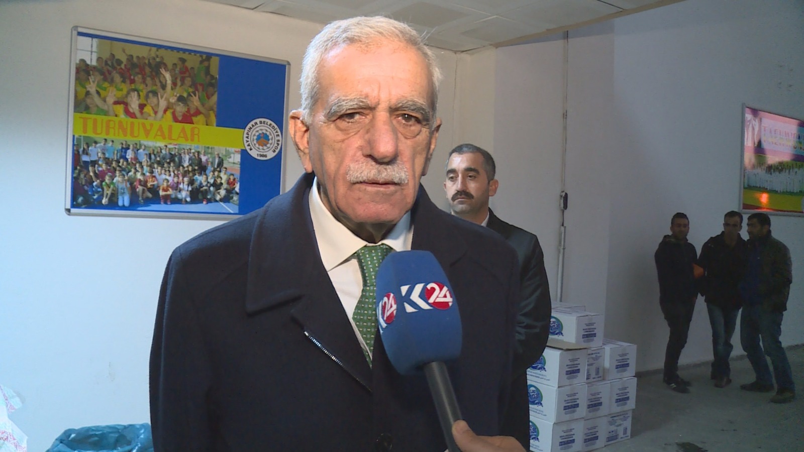Turkey remands veteran Kurdish mayor to prison